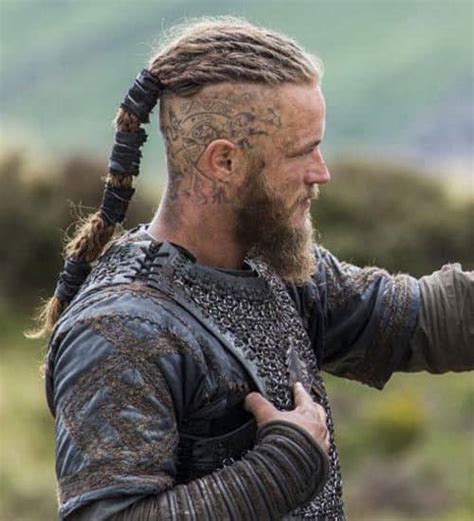 did vikings wear braided hair.